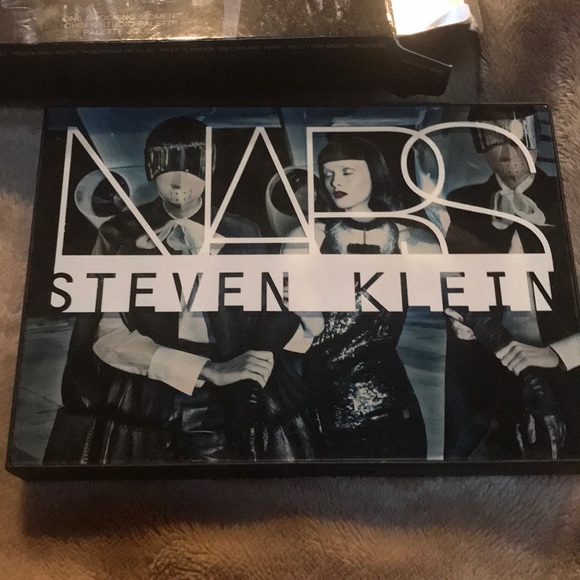 NARS Steven Klein One Shocking Moment - Picture 3 of 5